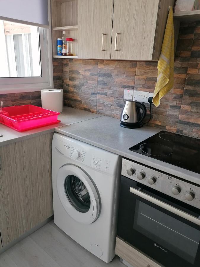 Elenas 1 Bedroom Apartment In Limassol Center מראה חיצוני תמונה